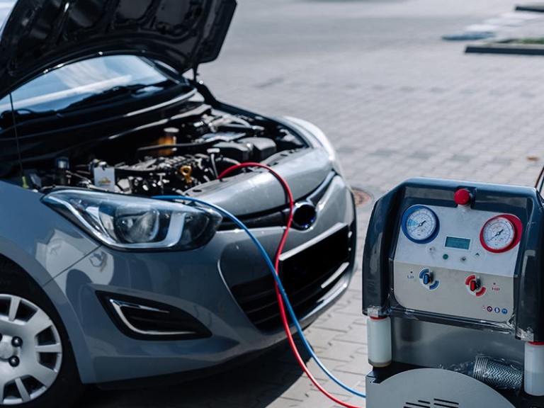 Recharge de climatisation auto à Neufchâteau, Vaucouleurs et Nancy : quand faut-il intervenir ?